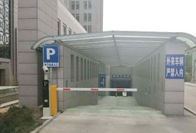 車牌識別，快速門